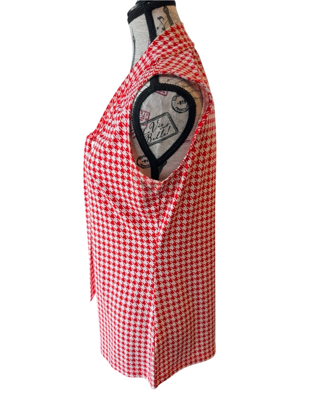 Banana Republic Red and White Houndstooth Tie-Neck Sleeveless Top - Picture 2 of 7